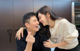 无限翻滚小球